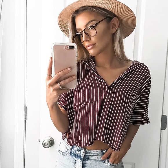 Forever 21 Tops - maroon and white button up crop shirt